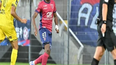 《曼联内部爆笑瞬间：员工自曝笑谈伍德沃德，连换厕纸都需向格雷泽请示？》